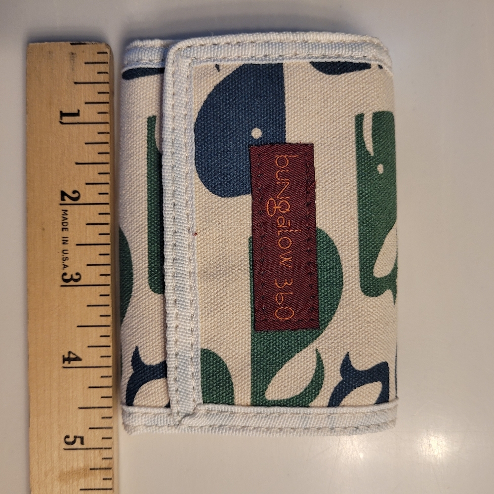 BUNGALOW 360 "Whales" Natural Canvas & Eco Friendly Ink Wallet Unisex - Picture 6 of 9